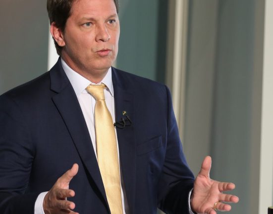 stf-nao-consegue-notificar-mario-frias-sobre-filme-de-bolsonaro