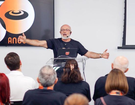 e-preciso-desaprender-para-conviver-com-a-ia,-explica-silvio-meira 