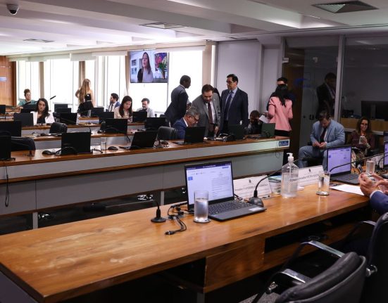 pedido-de-vista-adia-votacao-de-autonomia-financeira-do-banco-central