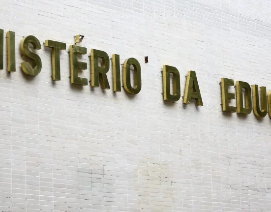 formacao-de-professores-a-distancia-mostra-desempenho-53,1%-inferior