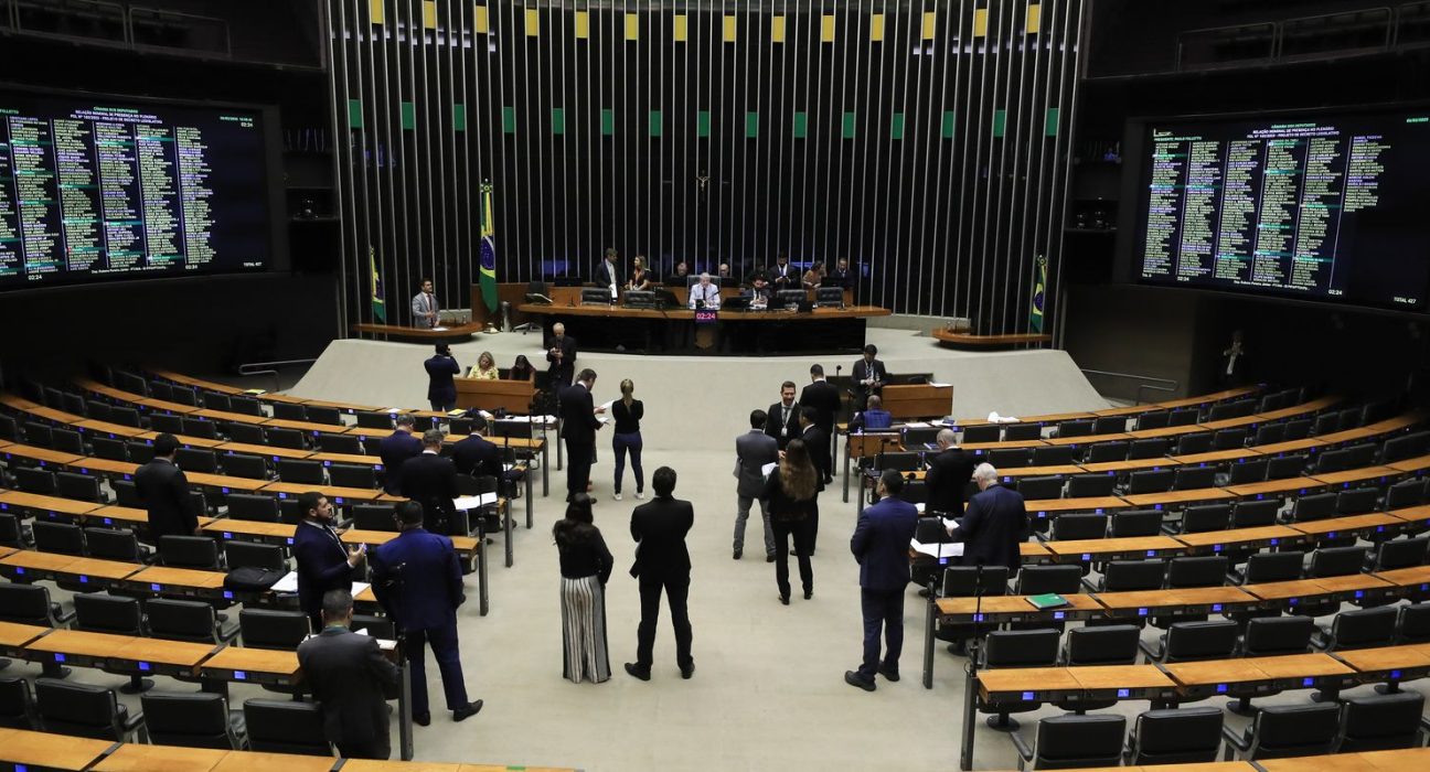 minirreforma-eleitoral-reduz-controle-de-gastos-partidarios;-entenda