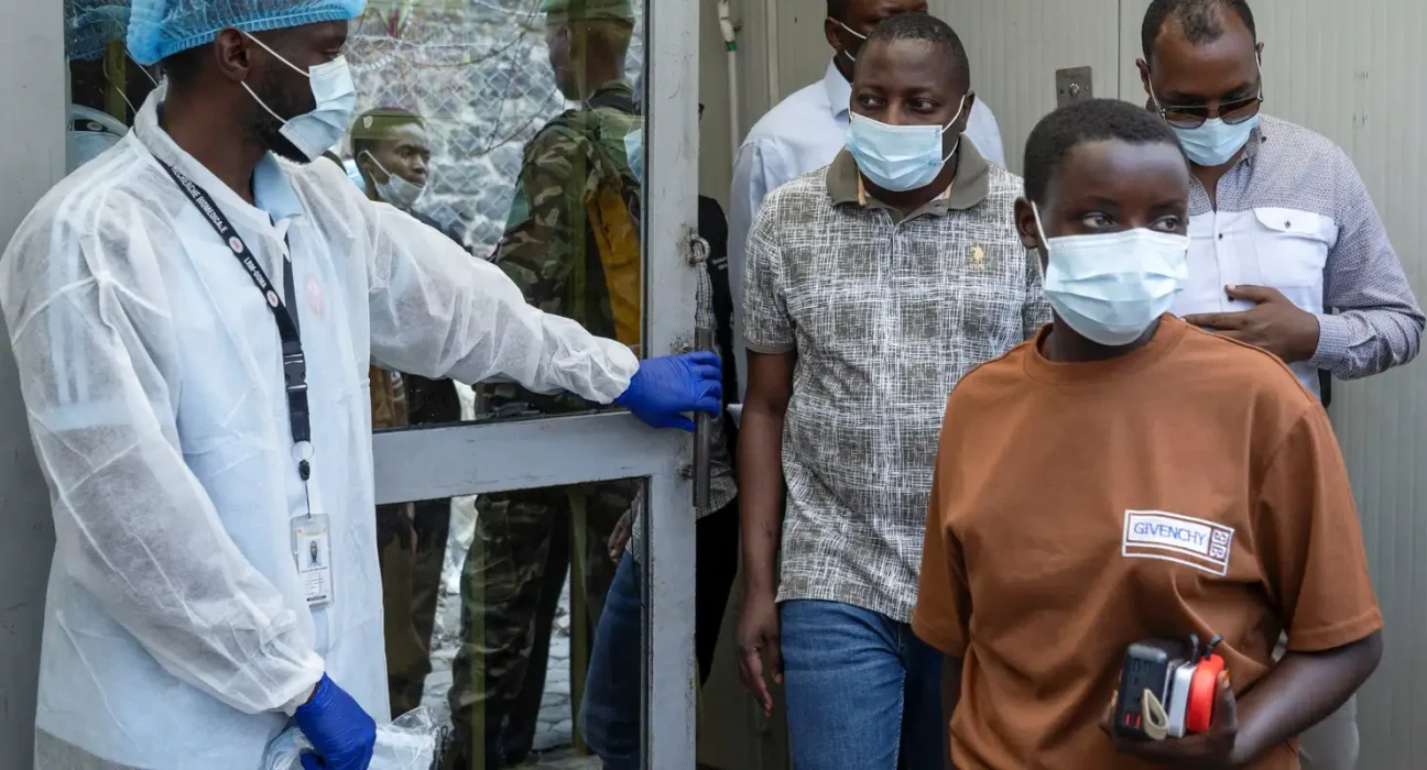 uganda-confirma-mais-tres-casos-de-ebola;-total-sobe-para-cinco
