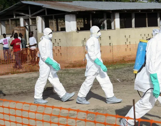 cruz-vermelha-lamenta-mortes-de-voluntarios-no-congo-devido-ao-ebola