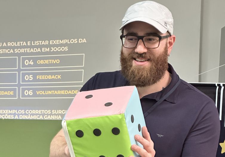 28/04/2026 - Iniciativa aposta no protagonismo social em escolas de Petrópolis. O idealizador da iniciativa, Victor Prado, enxerga no programa uma oportunidade de ampliar a perspectiva dos jovens sobre temas normalmente estigmatizados.    Foto: Divulgação/Leia Brasil